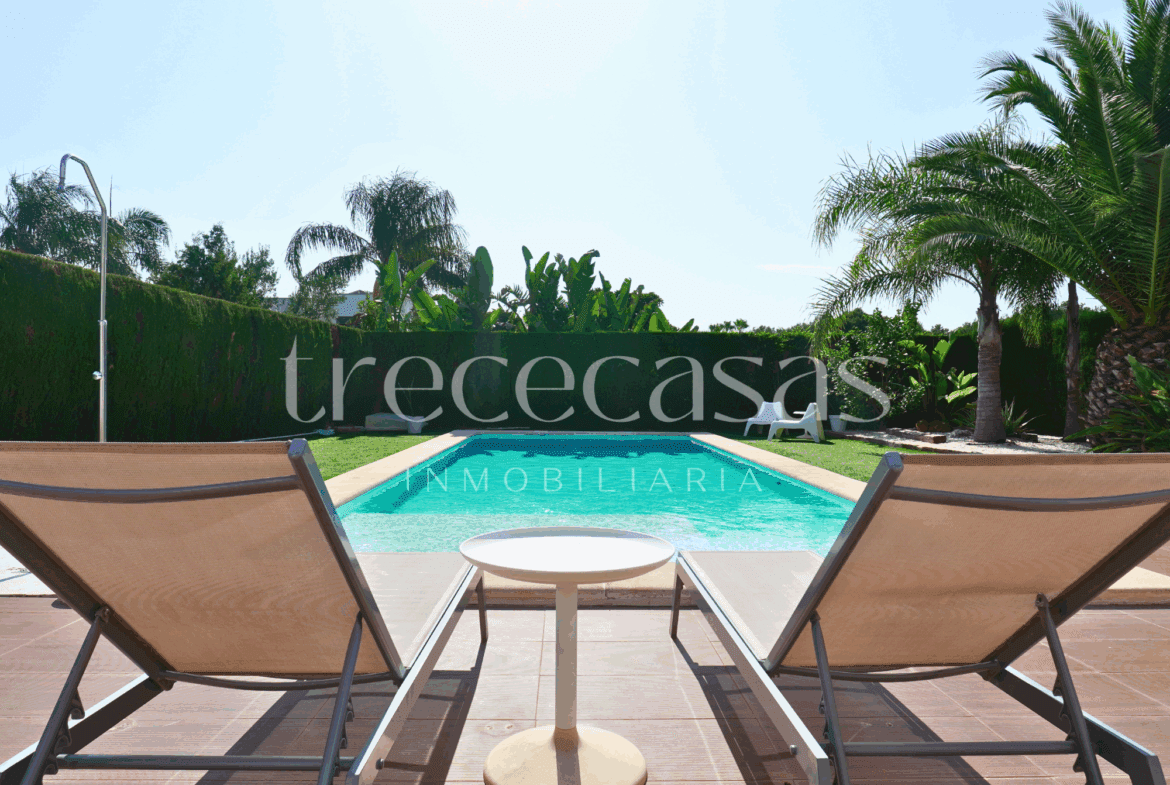 piscina en chalet de alquiler en Torre en conill