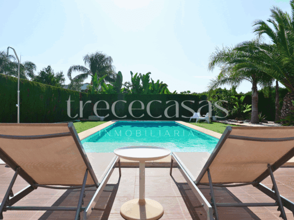 piscina en chalet de alquiler en Torre en conill