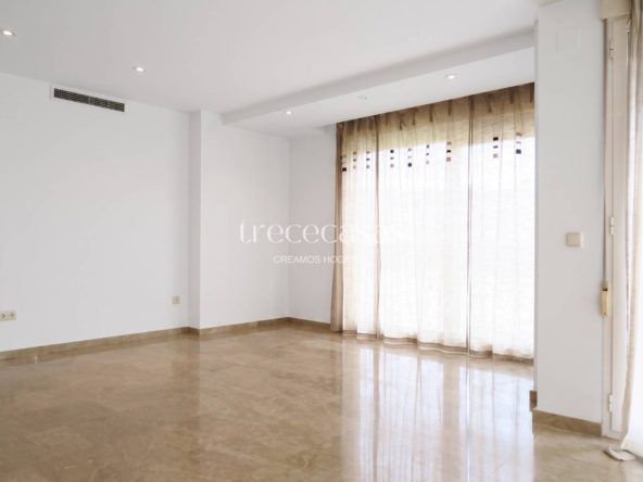 piso en sant pau valencia salon balcon