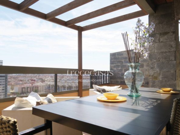 piso de lujo en cortes valencianas terraza