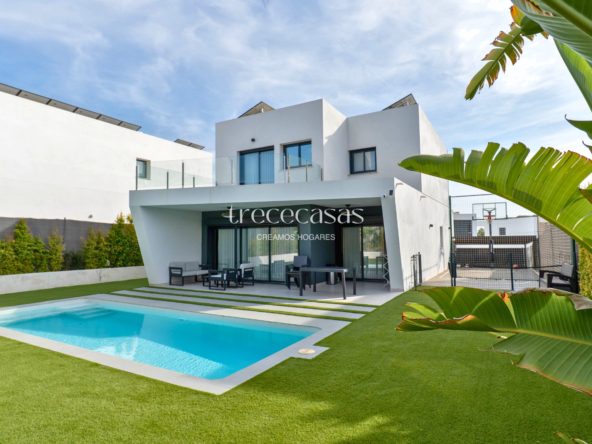 chalet con piscina privada cerca de valencia