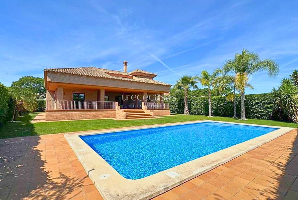 casa en torre en conill con piscina