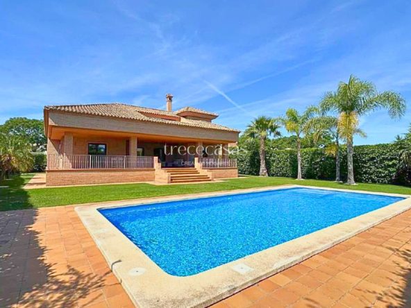 casa en torre en conill con piscina